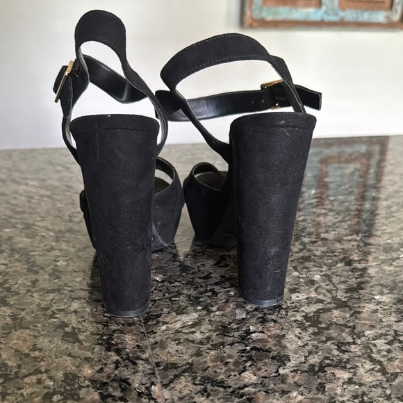 Jessica Simpson Black suede Chunky Platform Heels with Gold Buckle EUC 8.5 - Picture 8 of 15